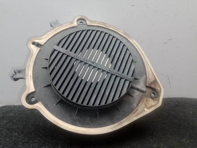 Recambio de sistema audio / radio cd para seat exeo (3r2) 2.0 tdi referencia OEM IAM 8E0035411  ALTAVOZ