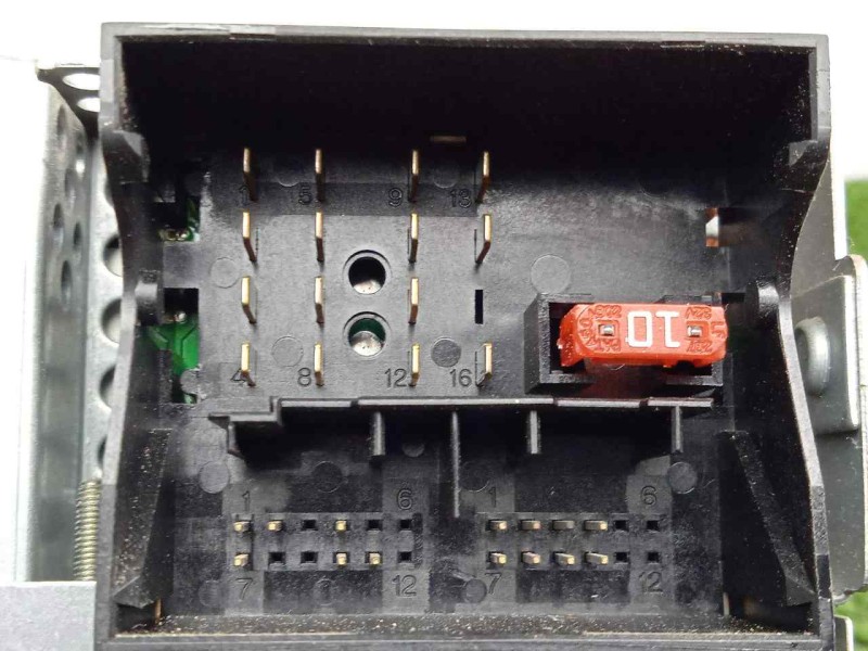 Recambio de sistema audio / radio cd para citroën c3 1.4 16v referencia OEM IAM 96643698XT  