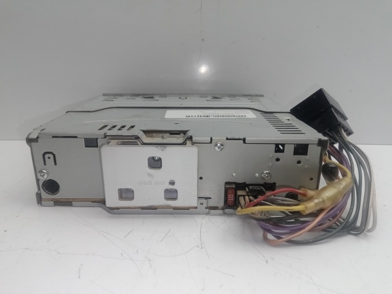 Recambio de sistema audio / radio cd para renault clio iii 1.2 referencia OEM IAM E1110R035656  