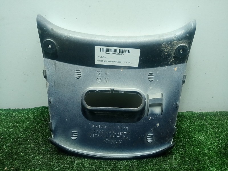 Recambio de moldura para kymco xciting 250/300/500 referencia OEM IAM 83750LBA2E000  CARCASA CARENADO