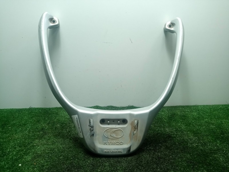 Recambio de moldura para kymco xciting 250/300/500 referencia OEM IAM 81200LBA29000 ASIDERA.TRASERA 