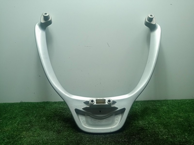 Recambio de moldura para kymco xciting 250/300/500 referencia OEM IAM 81200LBA29000 ASIDERA.TRASERA 