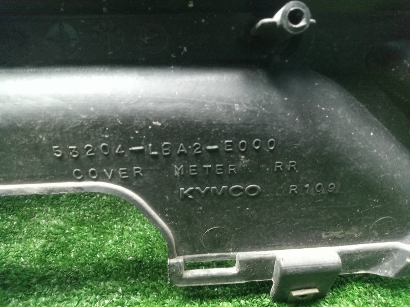 Recambio de moldura para kymco xciting 250/300/500 referencia OEM IAM 53204LBA2E000  CUBIERTA CUADRO INSTRUMENTOS