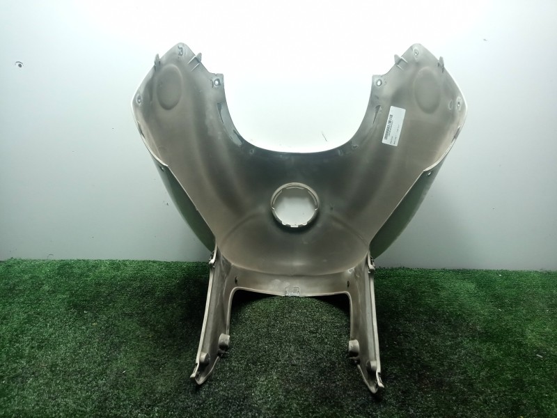 Recambio de moldura para bmw f 650 referencia OEM IAM 16112346245 CARCADASA CARENADO CUBIERTA DEPOSITO