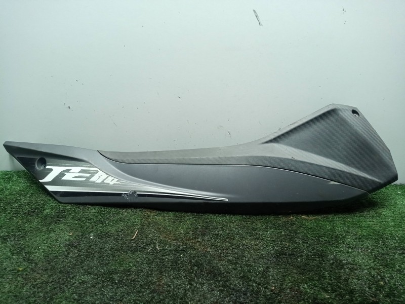 Recambio de moldura para sym jet4 r 50 referencia OEM IAM 83520X8A0000  CARCASA CARENADO