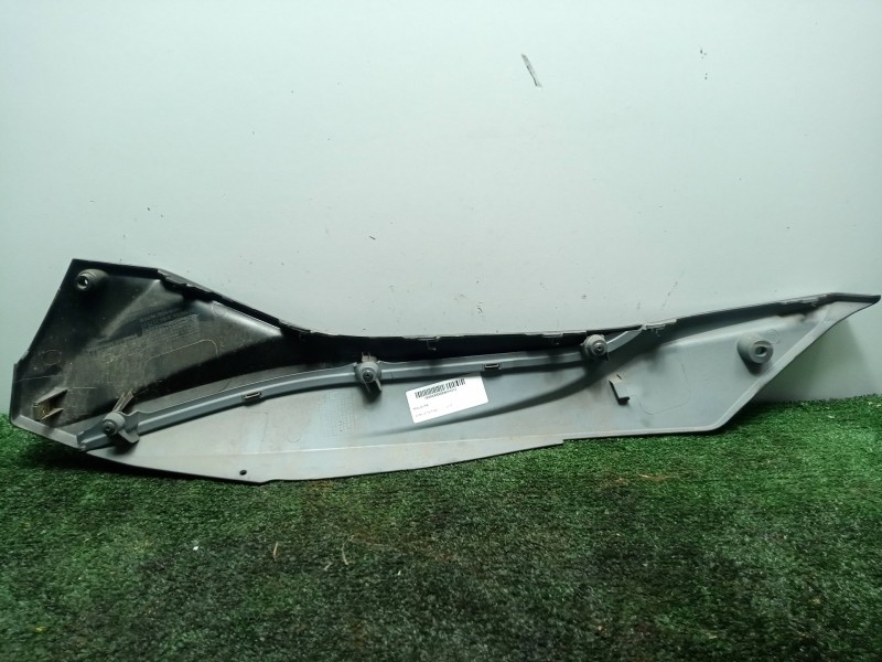 Recambio de moldura para sym jet4 r 50 referencia OEM IAM 83520X8A0000  CARCASA CARENADO