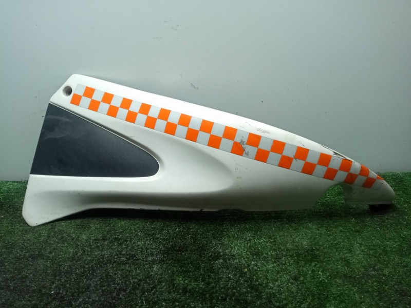 Recambio de moldura para bmw f 650 referencia OEM IAM 52532346004 LATERAL DERECHO CARCASA CARENADO
