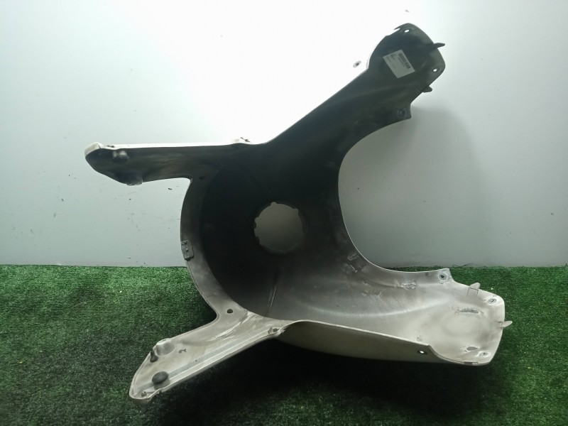 Recambio de moldura para bmw f 650 referencia OEM IAM 16112346245 CARCASA CARENADO CUBIERTA DEPOSITO