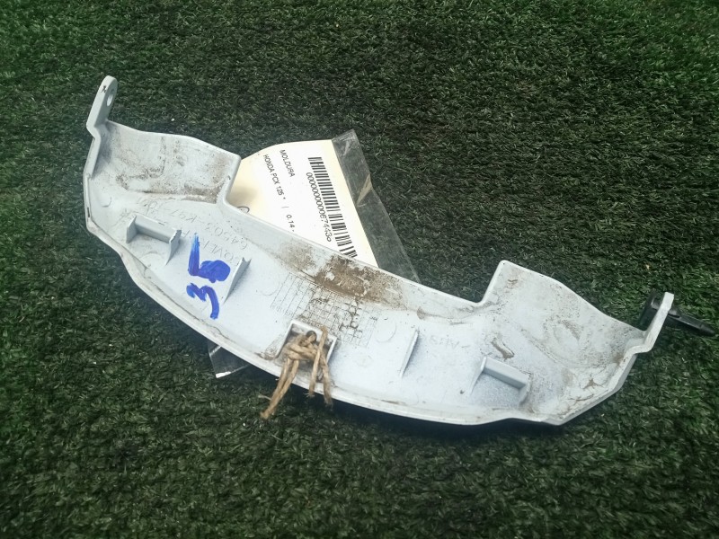 Recambio de moldura para honda pcx 125 referencia OEM IAM 64503K97T001  