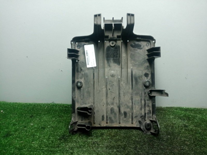 Recambio de moldura para honda pcx 125 referencia OEM IAM 64530K97T000 BAJO.MOTO CON.TARAS