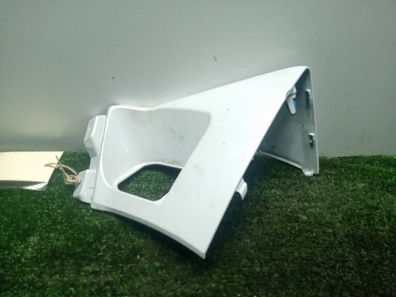 Recambio de moldura para honda pcx 125 referencia OEM IAM 81138K97A000  CARCASA CARENADO