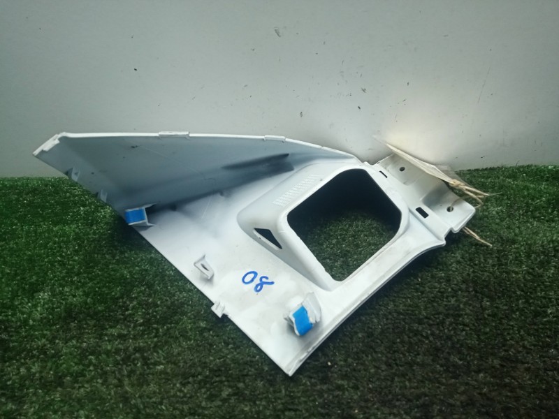 Recambio de moldura para honda pcx 125 referencia OEM IAM 81138K97A000  CARCASA CARENADO