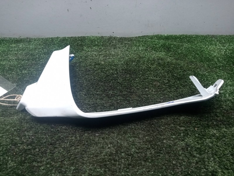 Recambio de moldura para honda pcx 125 referencia OEM IAM 81139K97T000  CARCASA CARENADO
