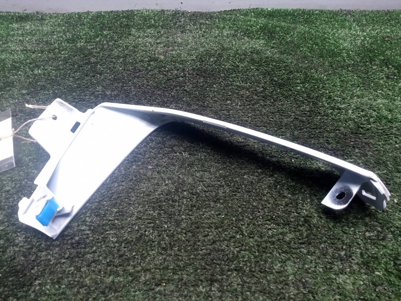 Recambio de moldura para honda pcx 125 referencia OEM IAM 81139K97T000  CARCASA CARENADO