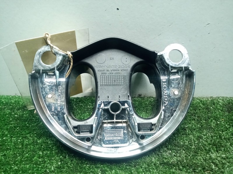 Recambio de moldura para honda pcx 125 referencia OEM IAM 53207K97T000 - 53206K97T000  MOLDURA QUILLA SUSPENSION