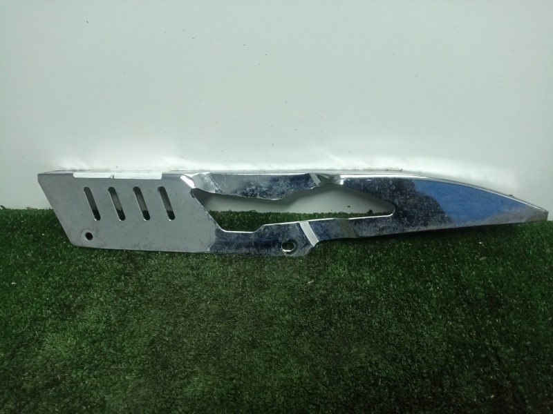 Recambio de moldura para keeway superlight 125 referencia OEM IAM 60101K2GP001 CUBRE CADENAS 