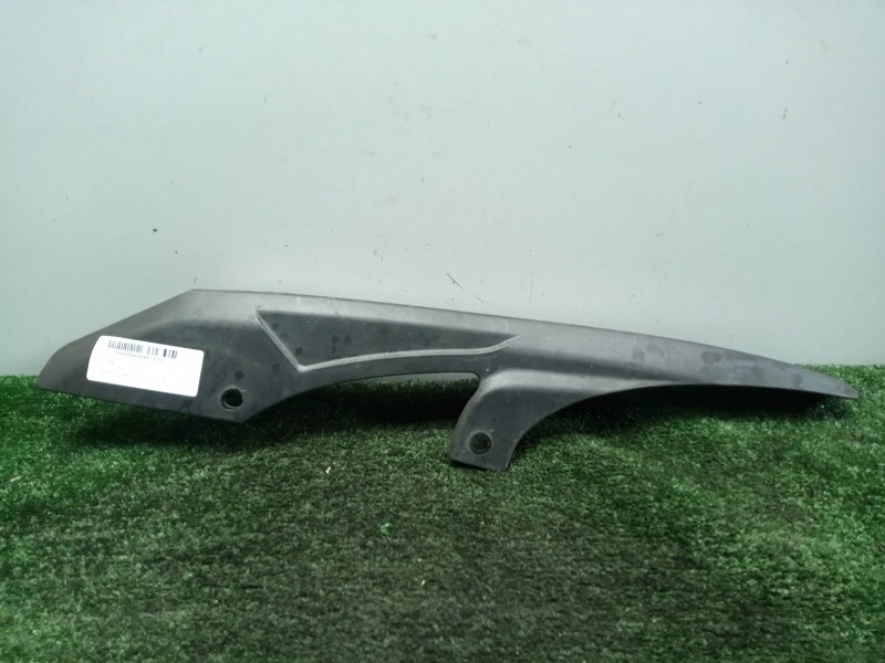 Recambio de moldura para hyosung gt 650i referencia OEM IAM 61310H99700 CUBRECADENAS 