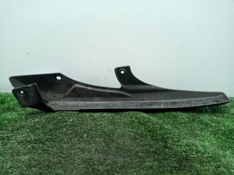 Recambio de moldura para hyosung gt 650i referencia OEM IAM 61310H99700 CUBRECADENAS 