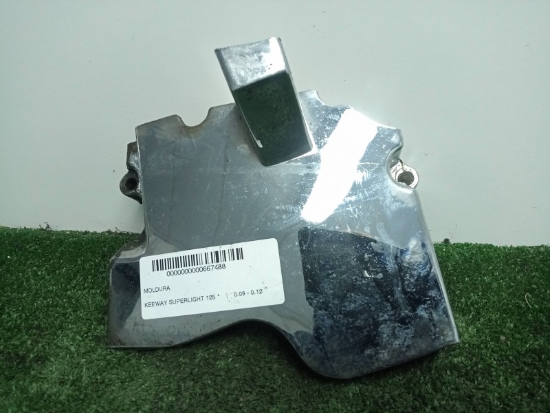 Recambio de moldura para keeway superlight 125 referencia OEM IAM 207201008472  