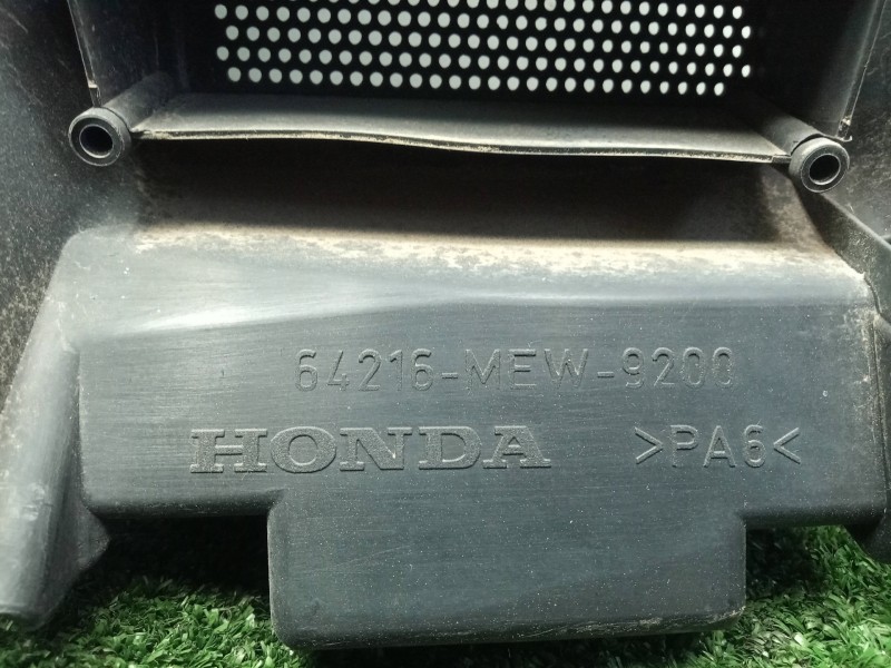 Recambio de moldura para honda nt 700 v deauville referencia OEM IAM 64216MEW9200  