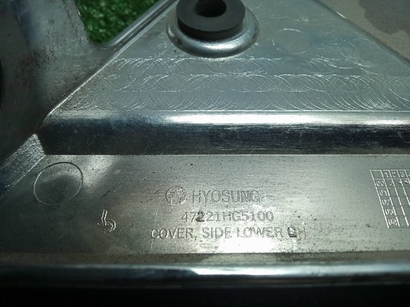 Recambio de moldura para hyosung aquila referencia OEM IAM 47221HG5100  