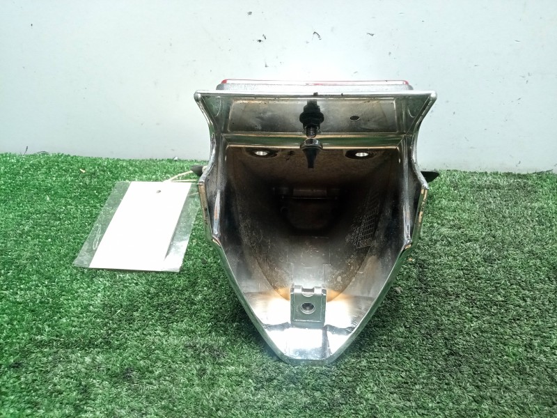 Recambio de moldura para hyosung aquila referencia OEM IAM 45541HJ8200  