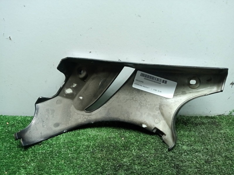 Recambio de moldura para hyosung aquila referencia OEM IAM 47521HG5102  