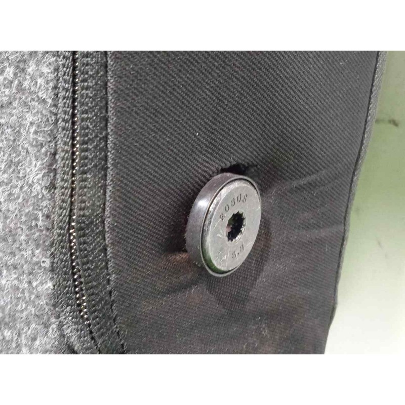 Recambio de asientos trasero izquierdo para skoda fabia combi 1.4 tdi dpf referencia OEM IAM  RESPALDAR 