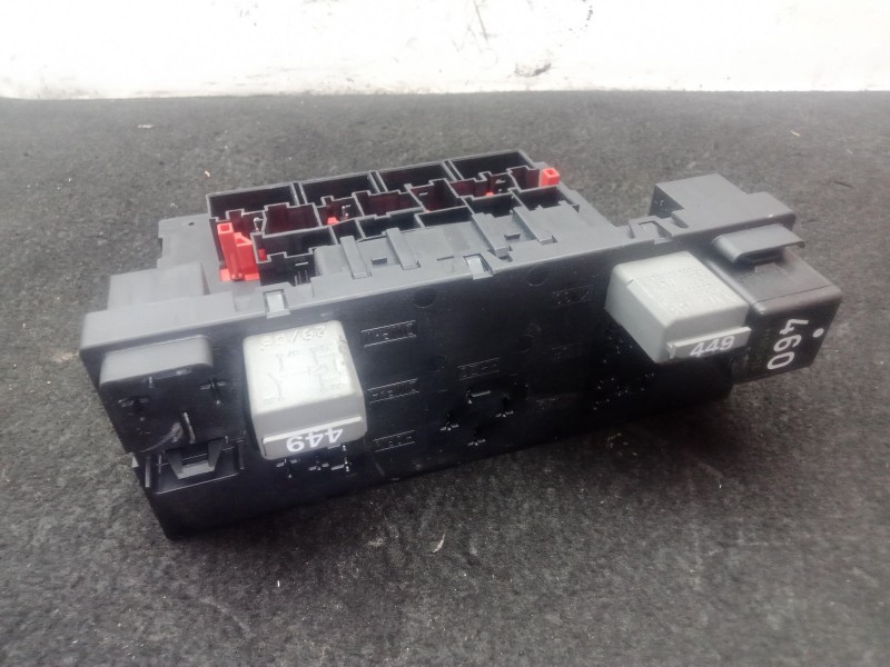 Recambio de caja reles / fusibles para volkswagen passat b6 (3c2) 1.9 tdi referencia OEM IAM 3C8937049E  