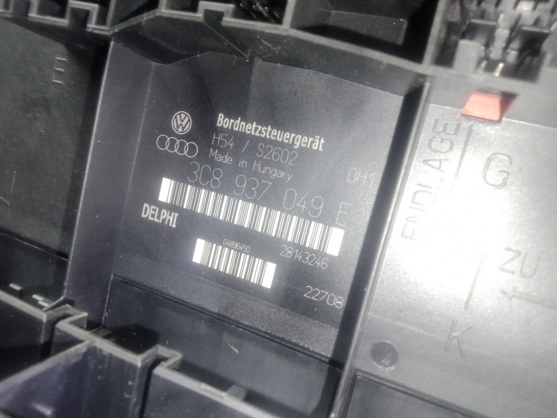 Recambio de caja reles / fusibles para volkswagen passat b6 (3c2) 1.9 tdi referencia OEM IAM 3C8937049E  