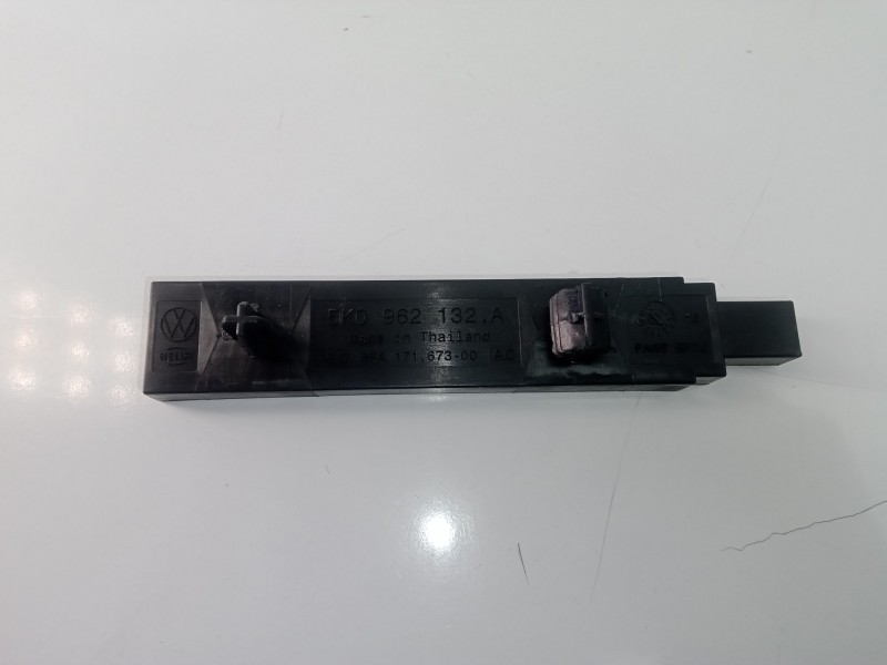 Recambio de antena para seat leon (5f1) 2.0 16v tsi referencia OEM IAM 5K0962132A-5FA17167300-5FA17167300AC KESSY 2.PINES