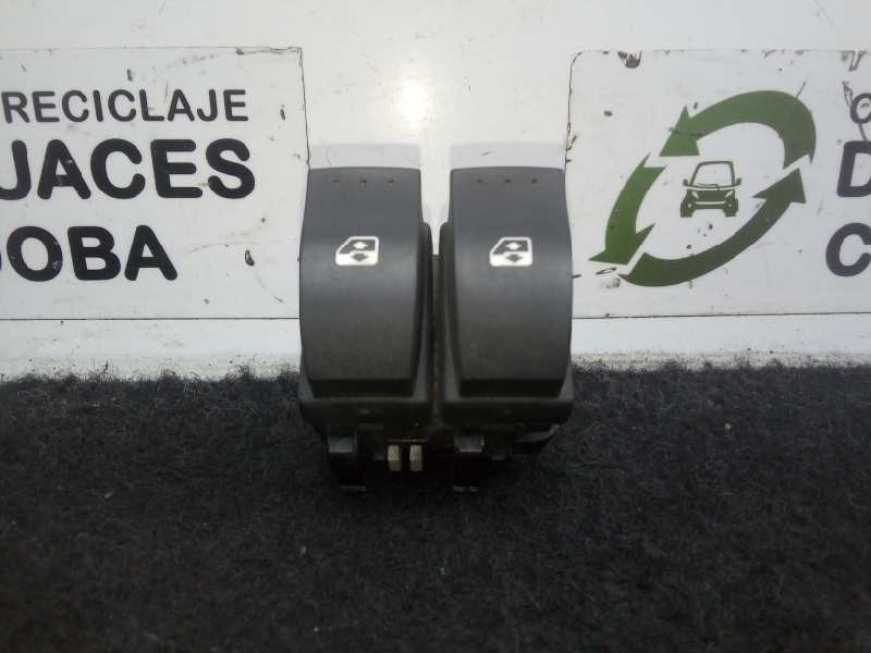 Recambio de mando elevalunas delantero izquierdo para renault laguna ii (bg0) 2.0 referencia OEM IAM  2.BOTONES CONECTOR.BLANCO