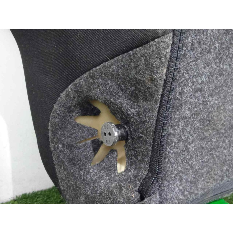 Recambio de asientos trasero izquierdo para skoda fabia combi 1.4 tdi dpf referencia OEM IAM  RESPALDAR 