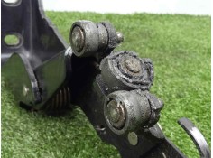 Recambio de soporte / guia puerta corredera para peugeot 1007 1.4 hdi referencia OEM IAM SIN REFERENCIA   2