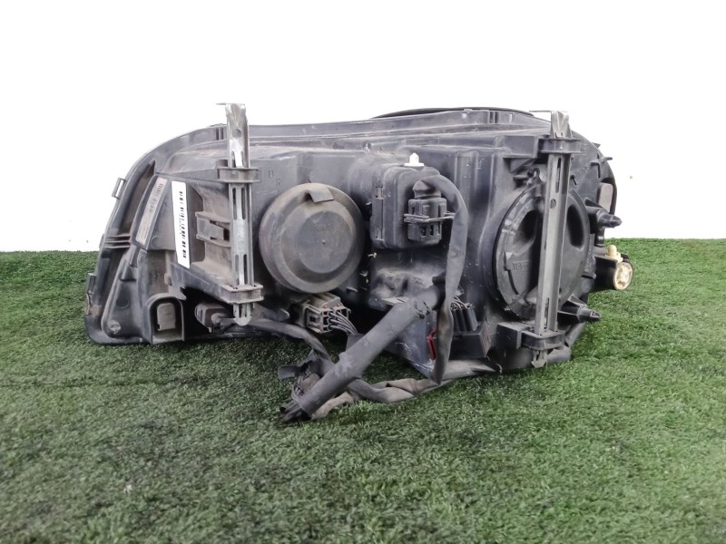 Recambio de faro derecho para volvo xc90 2.4 diesel cat referencia OEM IAM 8620572 - 89007588 VALEO HALOGENO