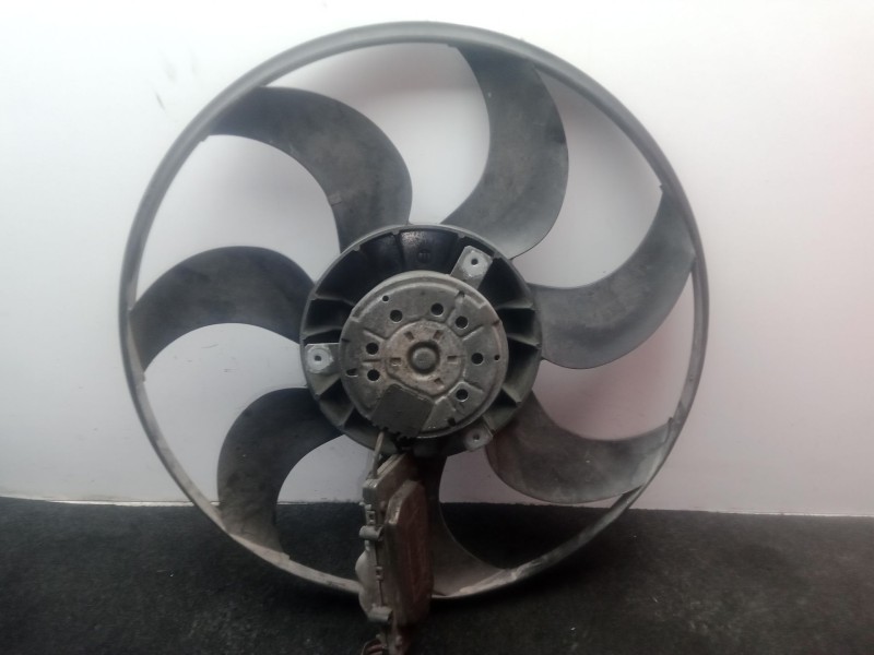 Recambio de electroventilador para bmw 1 (e87) 118 d referencia OEM IAM 1137328144 - 69256939  BOSCH