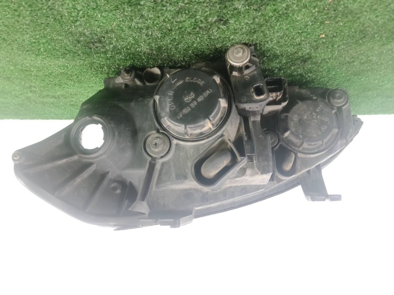 Recambio de faro derecho para ssangyong kyron 2.0 xdi referencia OEM IAM SIN REFERENCIA  