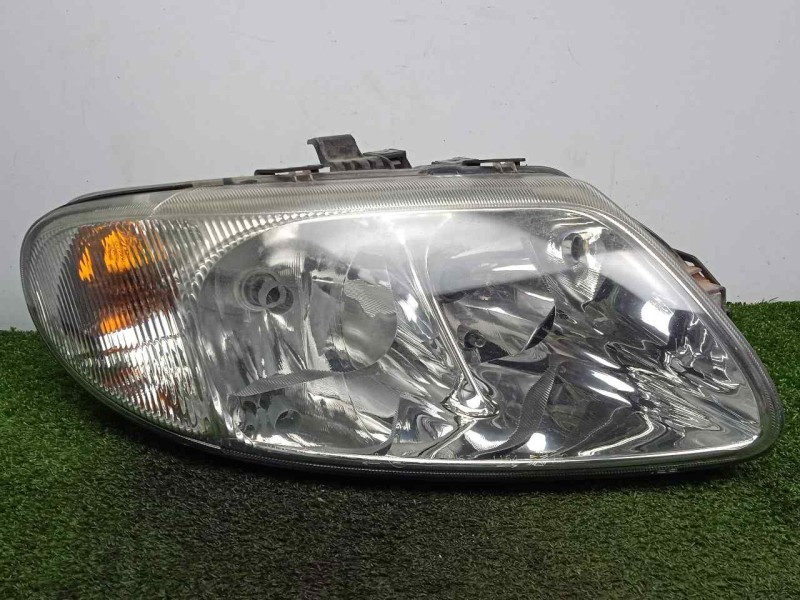 Recambio de faro derecho para chrysler voyager (rg) 2.5 crd cat referencia OEM IAM 04857702AB  