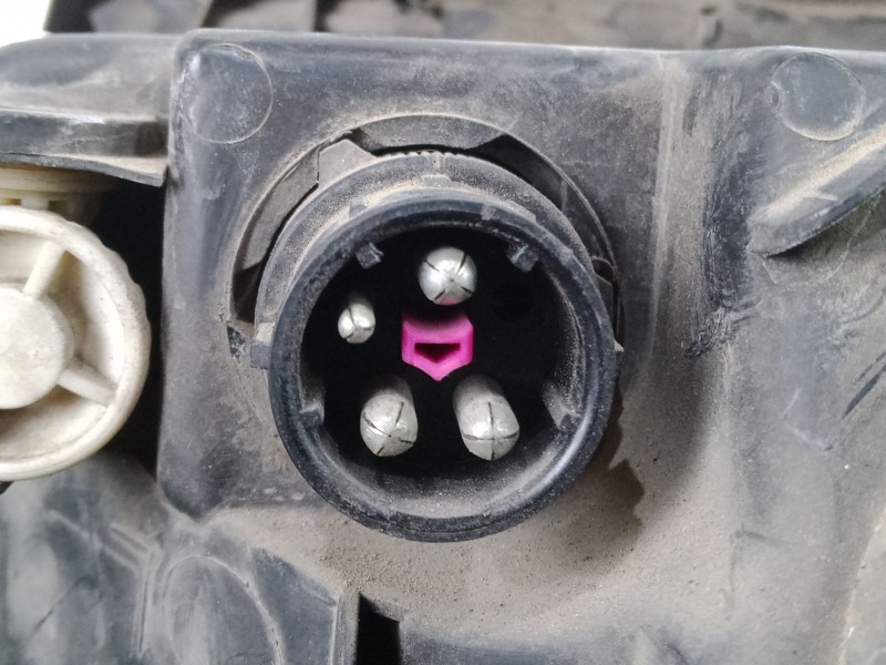 Recambio de faro derecho para audi a4 berlina (b5) 1.9 tdi referencia OEM IAM  94-99 OPTICA.SIMPLE