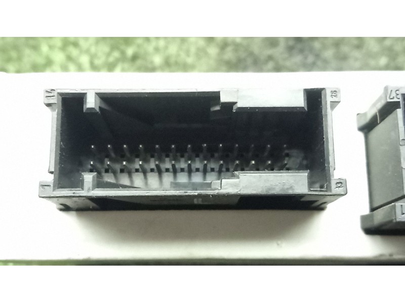 Recambio de modulo electronico para bmw 3 compact (e46) 320 td referencia OEM IAM 613569143679 - 689667  3.CONECTORES