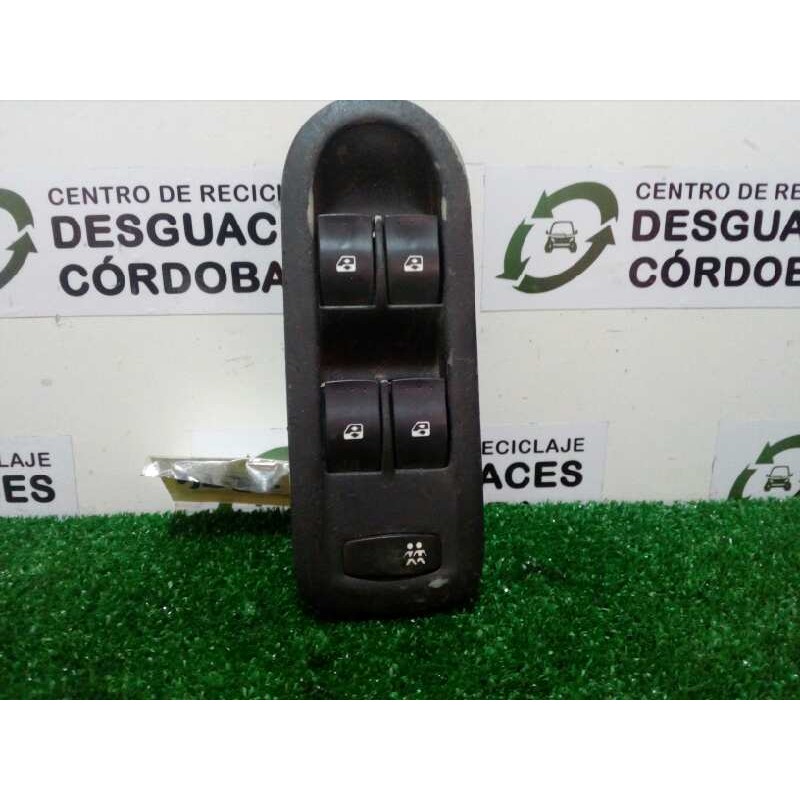 Recambio de mando elevalunas delantero izquierdo para renault scenic ii 1.9 dci diesel referencia OEM IAM 315042A MARRON / GRIS 