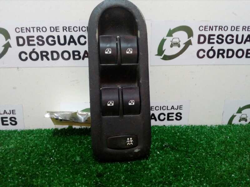 Recambio de mando elevalunas delantero izquierdo para renault scenic ii 1.9 dci diesel referencia OEM IAM 315042A MARRON / GRIS 
