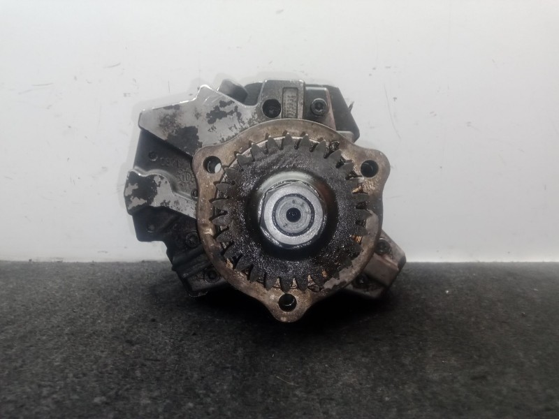 Recambio de bomba inyeccion para iveco eurocargo 5.9 diesel referencia OEM IAM 0445020007  