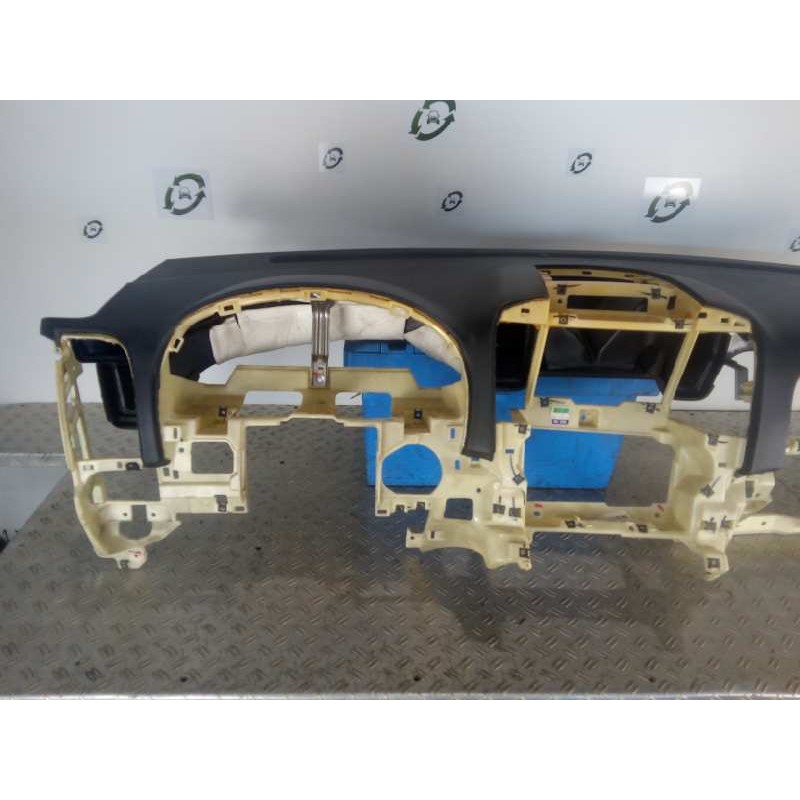 Recambio de salpicadero para kia carnival 2.9 crdi cat referencia OEM IAM 847104D050VA  