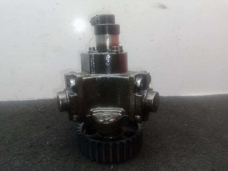 Recambio de bomba inyeccion para chevrolet nubira station wagon 2.0 d referencia OEM IAM 0445010142 - 96440341  BOSCH