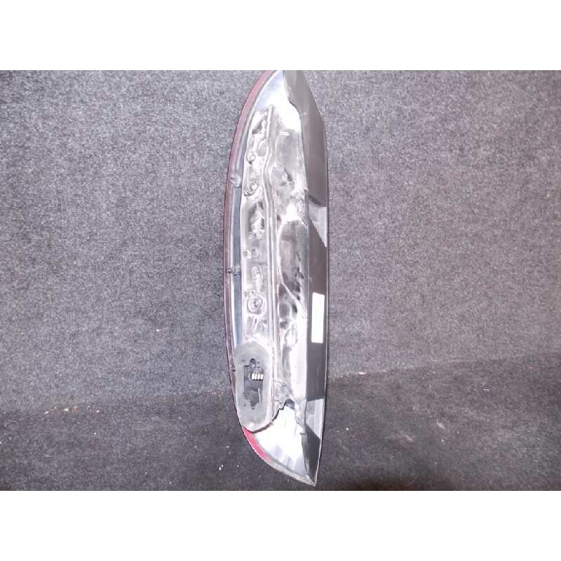 Recambio de piloto trasero derecho para opel corsa c 1.7 16v di cat (y 17 dtl / lk8) referencia OEM IAM  CORSA.C - 01-03 ROJO