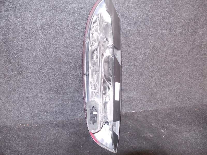 Recambio de piloto trasero derecho para opel corsa c 1.7 16v di cat (y 17 dtl / lk8) referencia OEM IAM  CORSA.C - 01-03 ROJO