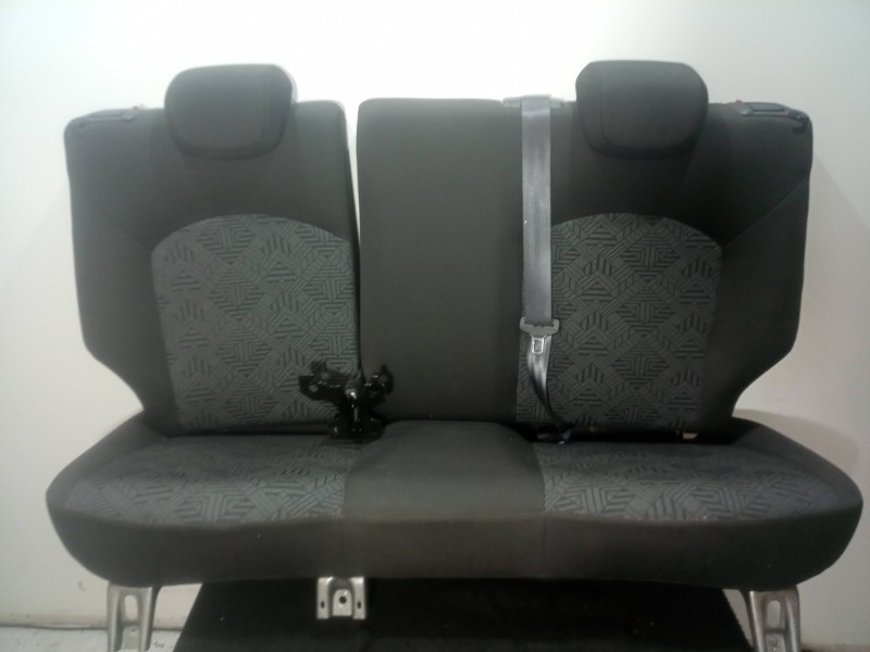 Recambio de asientos traseros para opel corsa e 1.4 referencia OEM IAM  TELA 