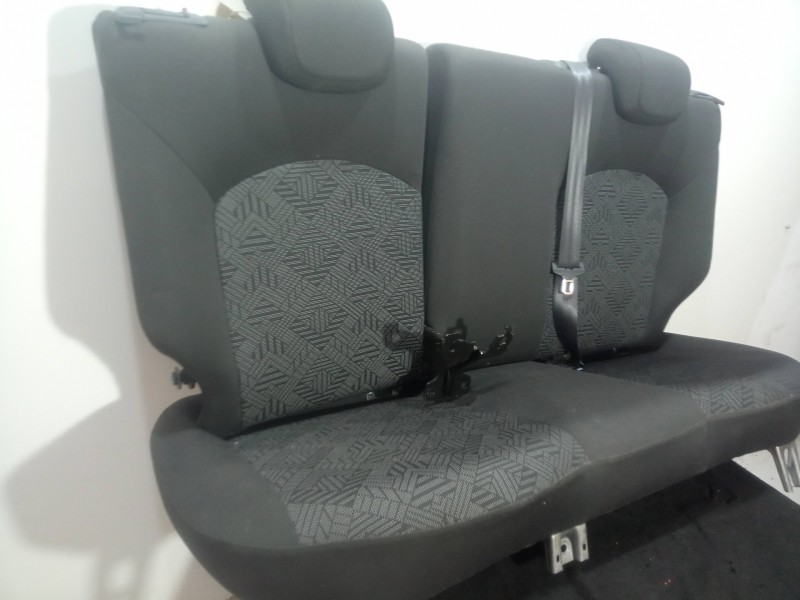 Recambio de asientos traseros para opel corsa e 1.4 referencia OEM IAM  TELA 