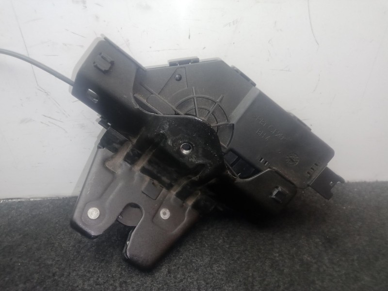 Recambio de cerradura maletero / porton para bmw 1 (e87) 118 d referencia OEM IAM 8196401  